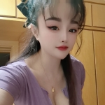 胸大肤白纯天然，身材火辣的小姐姐